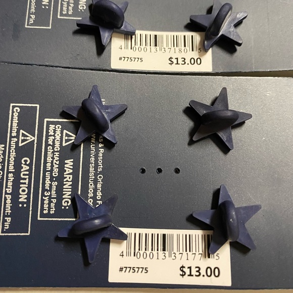 Universal Studios Jurassic World Blue Pin Set New - Picture 11 of 12